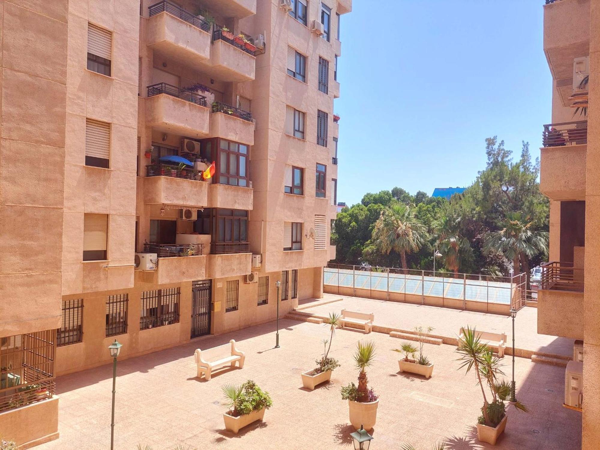 Piso Museo Del Realismo - Catedral - Alcazaba Con Parking Gratis - Super Wifi Appartement Almería Buitenkant foto